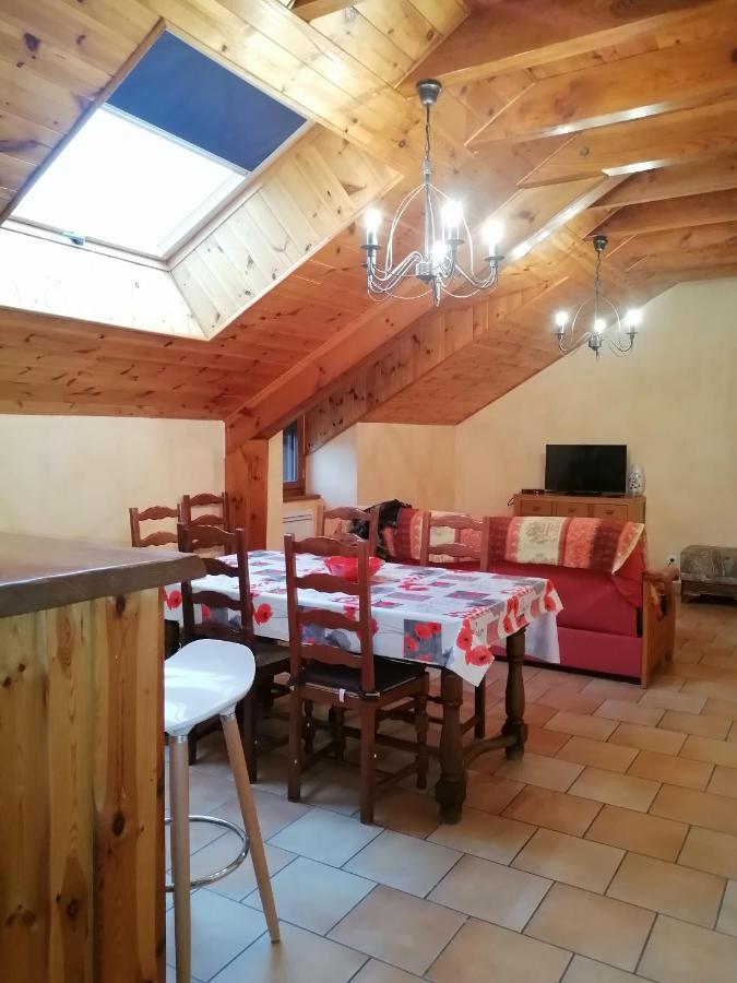Gite A La Ferme Le Malzieu-Ville Ngoại thất bức ảnh
